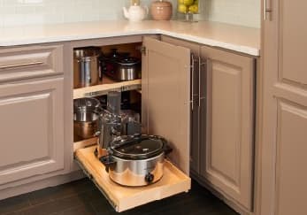 Blind corner cabinet pull-out solution