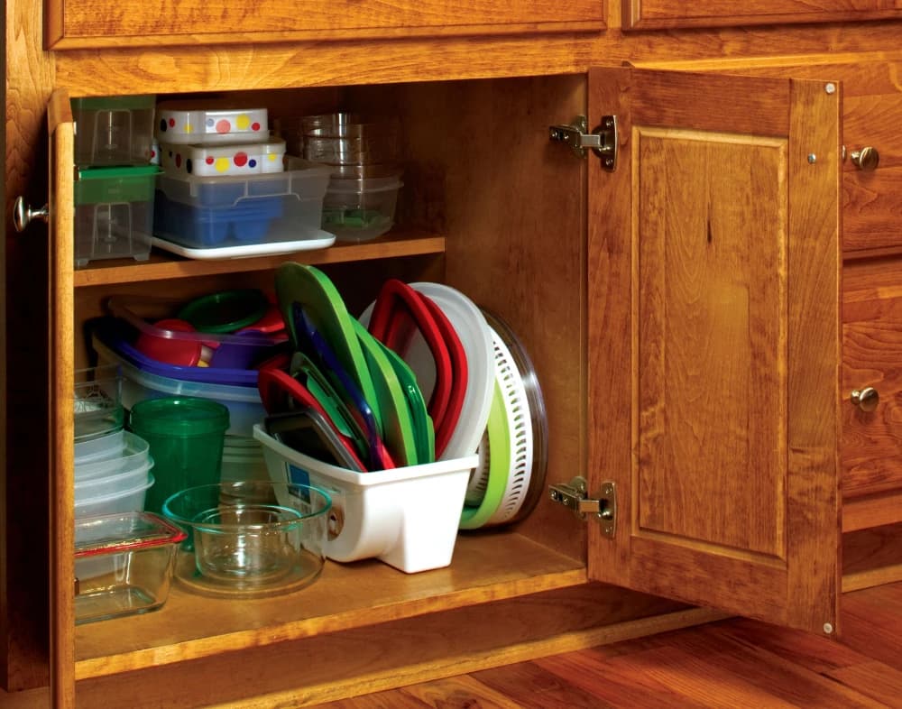 Kitchen cabinet before transformation 2