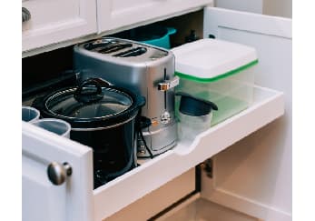 Custom pull-out shelving solution for bakeware & storage containers